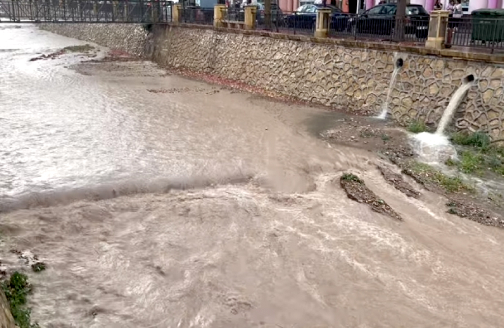 Se deber realizar un plan de control sobre las zonas de desbordamientos de aguas residuales urbanas o industriales